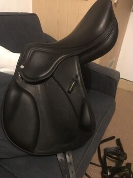 18” Amerigo Monoflap m/w like new!, Amerigo Vega, Clare Gower, Jumping Saddle, Maidenhead