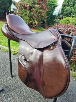 Albion K2 jump saddles, Albion K2 , Jacqui Porter, Jumping Saddle, NEWTOWNARDS