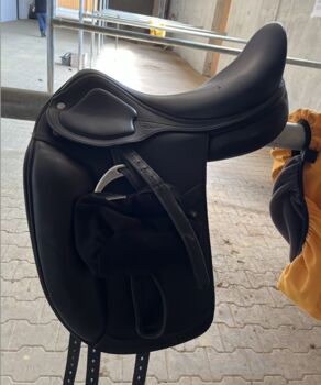 Neuwertiger Amerigo Pasubio Dressursattel, Amerigo Pasubio, Sophie Jünger, Dressage Saddle, Offingen