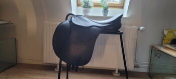 Kaum genutzter Bates Caprilli Event Springsattel 17,5 Zoll 44cm, Bates Caprilli Event, Line Backsen, Jumping Saddle, Hamburg