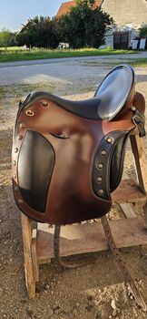 Baroque Saddle Deuber & Partner El Campo Shorty, Deuber & Partner El Campo S1 Shorty – Deuber & Partner El Campo S1 Shorty –, Deuber & Partner El Campo Shorty, Steffi Wilke, Baroque Saddle, Rot an der Rot