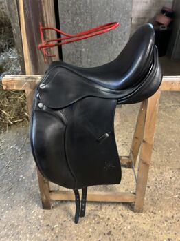 Erreplus Dressursattel Adelinde 17# schwarz, Erreplus Adelinde, Caro, Dressage Saddle, Essen