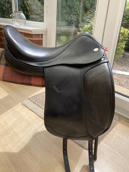 Jaguar XKC dressage saddle, Jaguar XKC Paris , Karen sansom, Dressursattel, Ashby-de-la-zouch