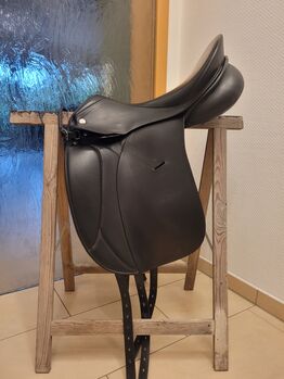 Dressage Saddle Karl Niedersüß Medley, Karl Niedersüß Dressursattel Medley 17,5 Zoll Karl Niedersüß Dressursattel Medley 17,5 Zoll, Karl Niedersüß  Medley, Eva, Dressage Saddle, Haltern am See