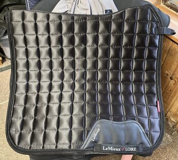 Czapraki LeMieux Classic Satin Dressage, Le Mieux pro Sport Satteldecke neu! Le Mieux pro Sport Satteldecke neu!, LeMieux Classic Satin Dressage , Bettina , Czapraki, Bramsche