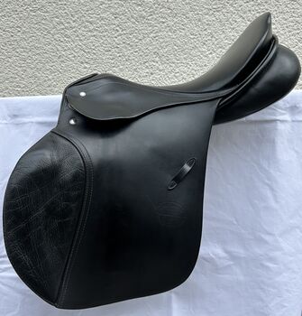 Jumping Saddle Passier Paragon, Loesdau Sonderedition Martin Schaudt, Passier Springsattel Paragon, schwarz, 17“, Edition M. Schaudt + Steigbügelriemen Passier Springsattel Paragon, schwarz, 17“, Edition M. Schaudt + Steigbügelriemen, Passier Paragon, Loesdau Sonderedition Martin Schaudt, Johanna , Jumping Saddle, Reutlingen