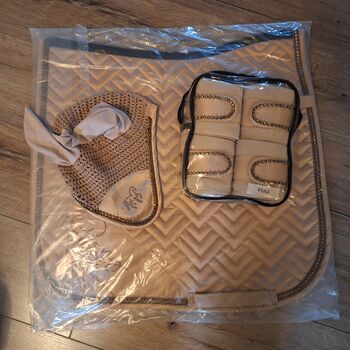 Dressage Pads Ponyschwester, Ponyschwester Schabracke mit Bandagen und Fliegenhaube Beige Ponyschwester Schabracke mit Bandagen und Fliegenhaube Beige, Ponyschwester , ADN, Dressage Pads, Duisburg