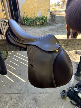 Jumping Saddle Prestige Versailles, PRESTIGE VERSAILLES 17“ Kammerweite 33 PRESTIGE VERSAILLES 17“ Kammerweite 33, Prestige  Versailles , Tiffany van Kaufenbergh , Jumping Saddle, München