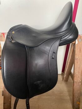 schleese bubi dressuurzadel, schleese Bubi, Lieve de Jonge, Dressage Saddle, Donderen