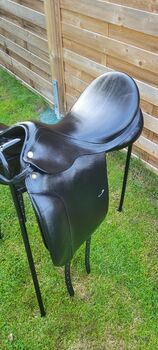 ***TOP*** Prestige Hippos Dressage Dressursattel 18 Zoll 17,5 Zoll 34er KW, Prestige Hippos Dressage , Line Backsen, Dressursattel, Hamburg