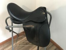 17” Cambridge dressage saddle Statelinetack  Cambridge 