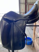 CWD SE08 17” dressage saddle CWD SE08