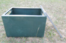 Hartog Futterbox XL; Heubox, Slow Feeder, Wandraufe Hartog Futterbox XL , Wandraufe, Slow Feeder