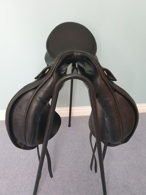 Black Kieffer Paris Exclusio 17.5" dressage saddle Medium Wide in very good condition. ONO, Kieffer Kieffer Paris Exclusion, Emma Joy Burrows, Dressage Saddle, Wantage, Image 5