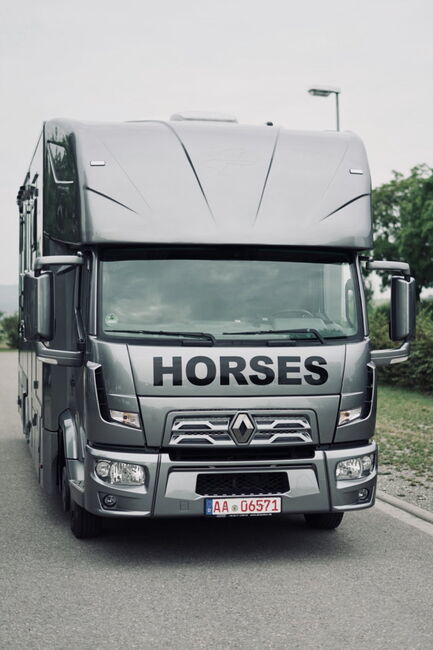 Pferdetransporter 5 Eingetragene Sitzplätze Viehtransporter Klima, Dickenherr Renault D2 Renault D2 Dickenherr, Gerhard Strobel (Dickenherr Trucks und Trailers), Pferdeanhänger, Baden-Württemberg - Unterschneidheim, Abbildung 7