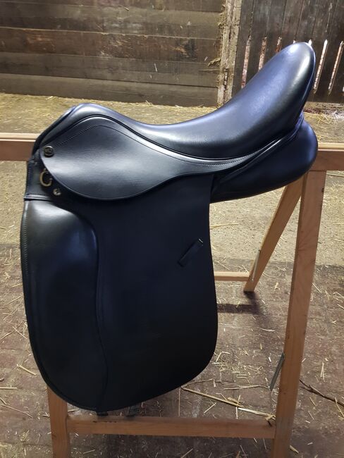 Ruiz Diaz Dressursattel Valencia in schwarz gebraucht, Ruiz Diaz Dressursattel Valencia, Julia Häderer , Dressage Saddle, Illerrieden, Image 4