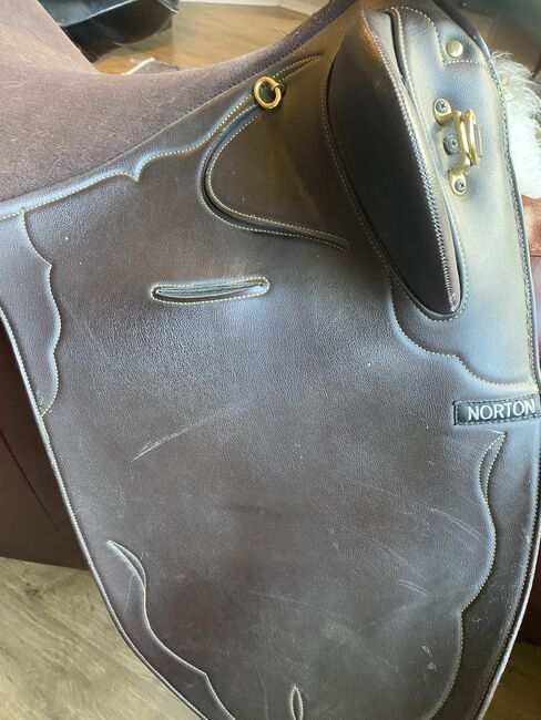 Saddle, synthetic, stock, Norton Stock/dressage, Angela Ristow, Western Saddle, Sevenoaks, Image 5