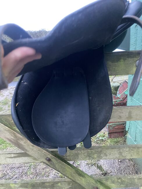 Wintec 17.5hh black saddle, Wintec Cair, Tina smith, All Purpose Saddle, Redruth, Image 4