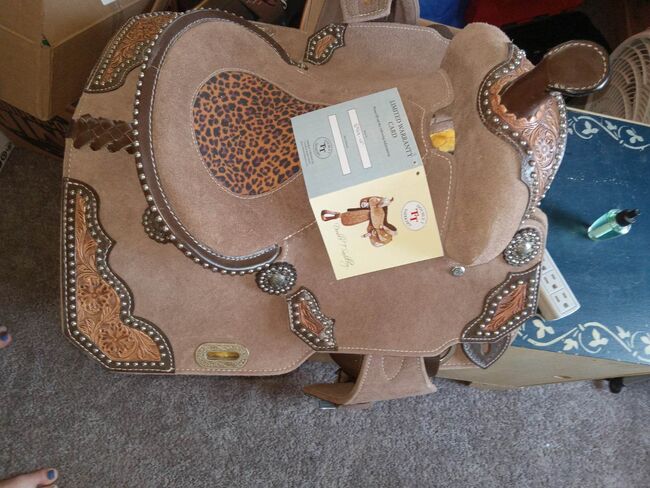 Youth Double T Cheetah Print Barrel Saddle, Double T ROUGH OUT BARREL STYLE SADDLE WITH CHEETAH PRINTED INLAY, Stephanie , Westernsattel, Westland, Abbildung 3