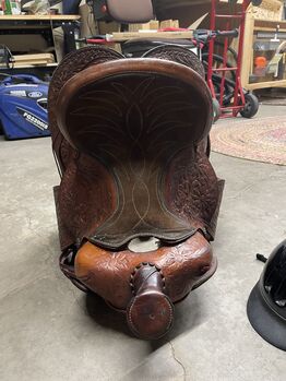 14’ Western Saddle (unbranded) Unbranded