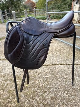 16.5” Saddle Exchange Comfort Elite Elevator Jump, Comfort Elite  Elevator Jump, Caroline Speid Soote, Jumping Saddle, Dorchester, Dorset