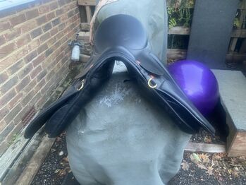 16.5 wide gullet leather saddle, Windsor , Donna , All Purpose Saddle, Horley