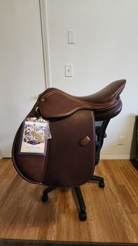 16" HDR jump/ap brand new, Henri De Rivel Pro Covered A/O, Jade, All Purpose Saddle, Vancouver