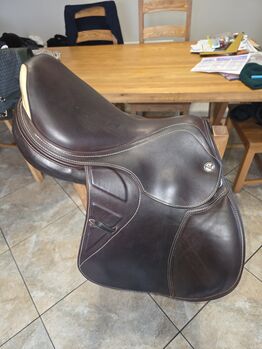 16 inch prestige x-paris, Prestige  Xparis, James , Jumping Saddle, Mayo