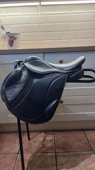 16” jumping saddle, Kruger Jump, Nicola Schaible, Siodła skokowe, Darlington