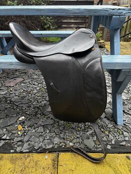 17.5" Albion HR Dressage Saddle, Albion HR, Charlotte Sewter, Dressage Saddle, Basingstoke