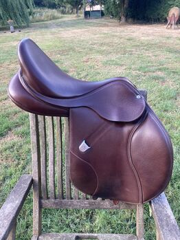 17.5” Bates Elevation Deep Seat Jumping Saddle Brown, Bates Elevation Deep Seat, Annette , Jumping Saddle, Newark