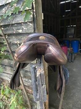 17.5” Fairfax Jump Saddle Fairfax
