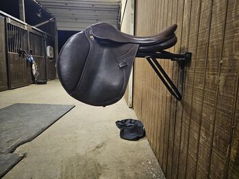 17.5" Marcel Toulouse Denisse, Marcel Toulouse  Denisse , Olivia , Jumping Saddle, Louisville