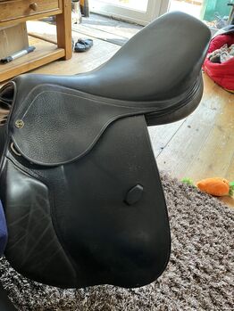 17.5” medium Henri De Rival saddle black, Henri De Rival, Danni, Jumping Saddle, Hailsham