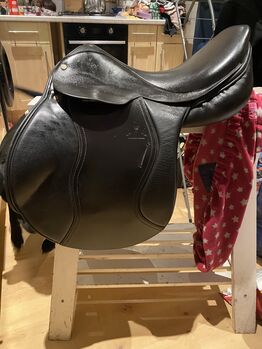 17.5inch black GP/Jump saddle, Jenny, All Purpose Saddle, Oxford