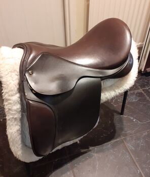 17" English VSD saddle wide fit used showing only, Pony Cob and Horse Saddles VSD, Lynne Piotrowski, Siodła wszechstronne, Manchester