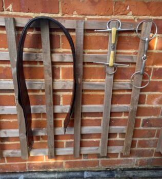 17 and 1/2" Stubben+ leather girth in vgc Stubben+
