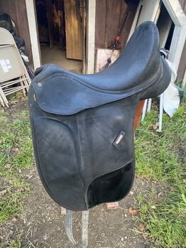 17” Wintec Isabell, Wintec Isabell , Hannah, Dressage Saddle, Pittsfield