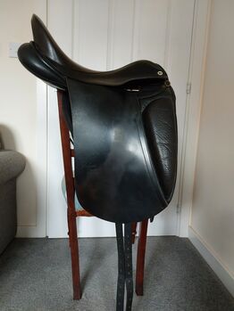 17inch Barnsby Dressage Saddle, Cliff barnsby, Rachel, Dressage Saddle