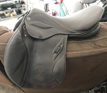 17inch brown Stubben Phoenix Elite jumping saddle 30cm tree, Stubben  Phoenix elite, Georgina Fielden , Jumping Saddle, Aylesbury