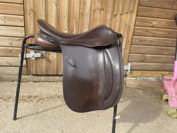 18.5” Jeffries Stamford Working Hunter Saddle Jeffries  Stamford Working Hunter