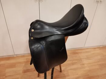 18 Zoll Sattel zu verkaufen, Prestige  Top Dressage , Christina Matthiesen , Dressage Saddle, Flensburg und Umgebung 