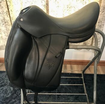 18” Voltaire Adelaide Dressage MW, Voltaire  Adelaide , Sarah, Dressage Saddle, Warren