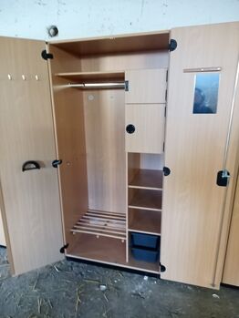 2 buchefarbene bundeswehrschränke 95x60x200