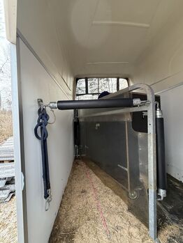 2er Humbaur Spirit (Boden defekt) Humbaur Spirit 2000