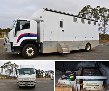 2008 Isuzu FVR Horse Truck