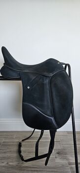 2021 Wintec Isabell Werth Dressage Saddle Bundle (17"/ CAIR) Wintec Isabell Werth