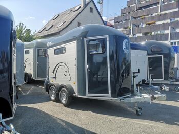 2-er Pferdeanhänger Gold 3 mit Sattelkammer / aluminium, Cheval Liberté Gold 3, Jessica, Horse Trailers, Porrentruy
