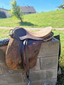 3 verschiedene Sättel 2 vermutl. Deko + 5x Sattelhalter, Sommer und andere , Virginia , All Purpose Saddle, Quierschied