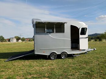 3 er Pferdeanhänger 3,5t Pferdetransporter Wohnabteil mit Dusche Horsetrailer Viehanhänger, Dickenherr Dickenherr Anka, Gerhard Strobel (Dickenherr Trucks und Trailers), Horse Trailers, Baden-Württemberg - Unterschneidheim